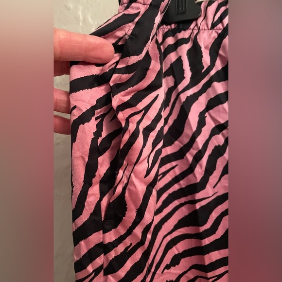 Victoria Secret pink/black satiny pajama pants, drawstring waist and pockets; XL - Picture 3 of 5